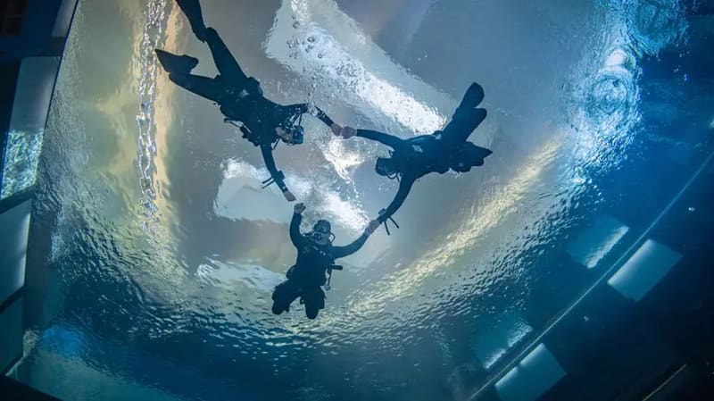 Deep Dive Dubai — Над Аль Шеба, Дубай