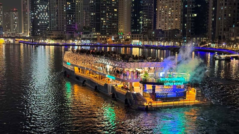 Ужин-круиз Lotus Mega Yacht — Дубай Марина
