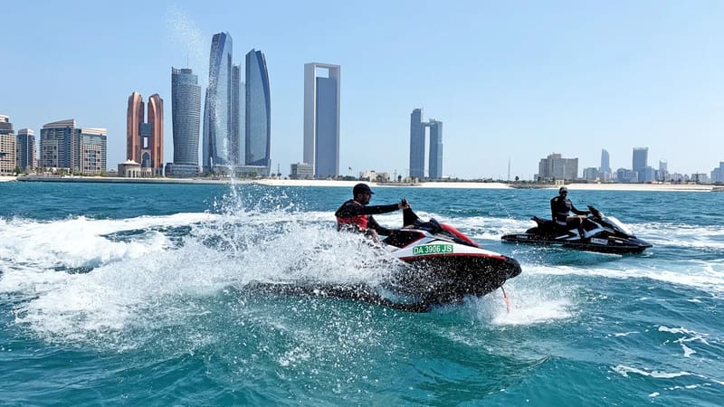 Jet Ski in Abu Dhabi — Абу-Даби